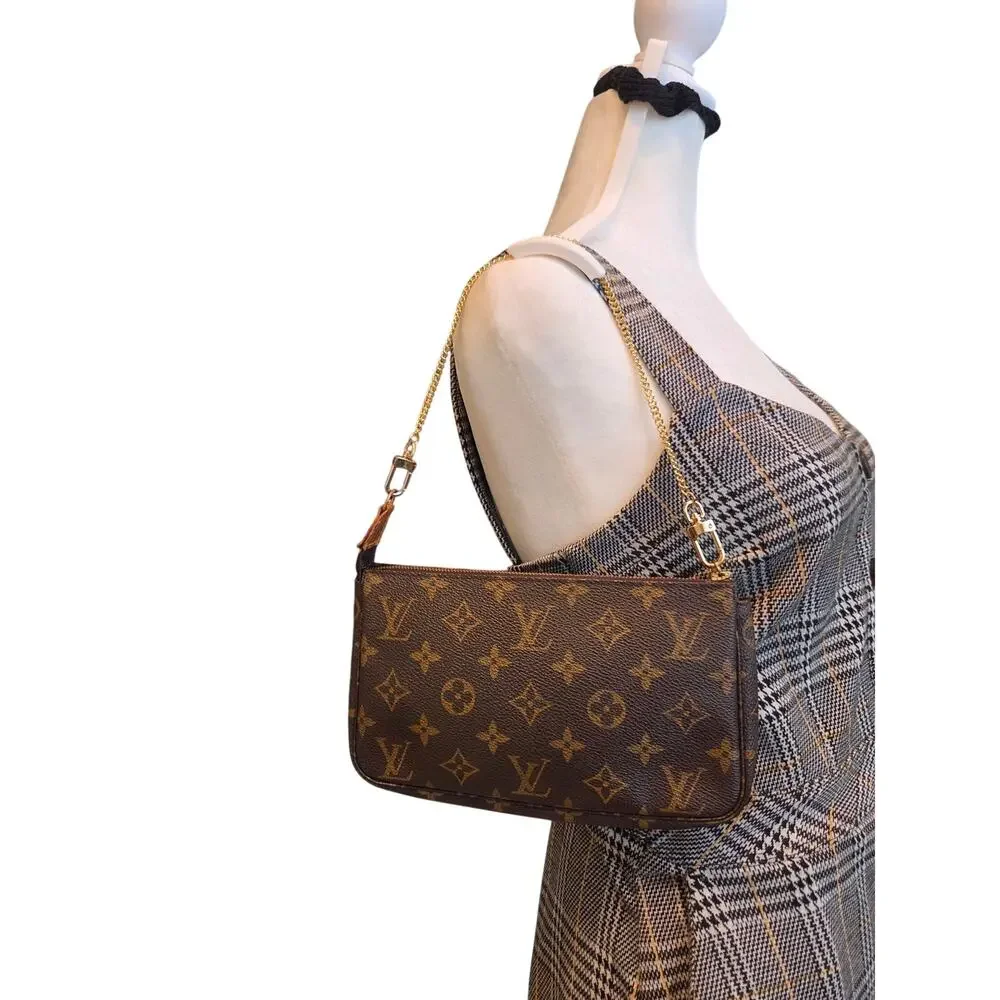 Louis Vuitton Monogram Pochette Accessoires AR1907 Shoulder Bag LV Monogram
